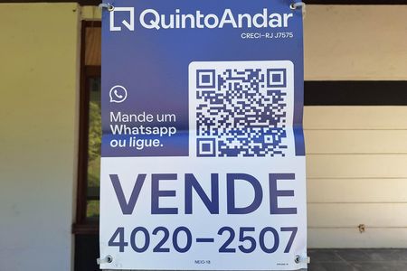 Casa de condomínio à venda com 550m², 4 quartos e 3 vagas Casa de condomínio à venda com 550m², 4 quartos e 3 vagasplaca