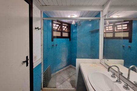 Casa de condomínio à venda com 550m², 4 quartos e 3 vagas Casa de condomínio à venda com 550m², 4 quartos e 3 vagasBanheiro da Suíte 3