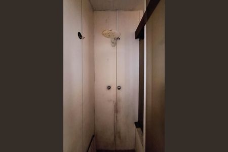 Casa de condomínio à venda com 550m², 4 quartos e 3 vagas Casa de condomínio à venda com 550m², 4 quartos e 3 vagasBanheiro 1