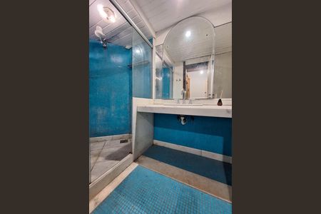 Casa de condomínio à venda com 550m², 4 quartos e 3 vagas Casa de condomínio à venda com 550m², 4 quartos e 3 vagasBanheiro da Suíte 3