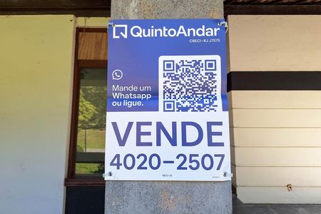 Casa de condomínio à venda com 550m², 4 quartos e 3 vagas Casa de condomínio à venda com 550m², 4 quartos e 3 vagasplaca