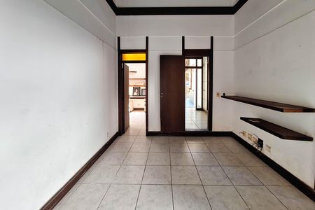 Casa de condomínio à venda com 550m², 4 quartos e 3 vagas Casa de condomínio à venda com 550m², 4 quartos e 3 vagasSala 2
