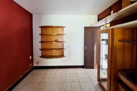Casa de condomínio à venda com 550m², 4 quartos e 3 vagas Casa de condomínio à venda com 550m², 4 quartos e 3 vagasSuíte 3