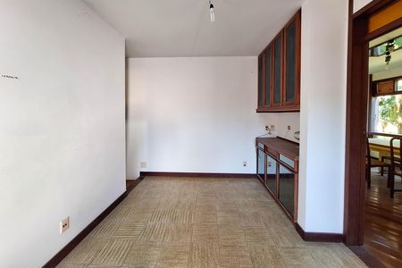 Casa de condomínio à venda com 550m², 4 quartos e 3 vagas Casa de condomínio à venda com 550m², 4 quartos e 3 vagasCopa