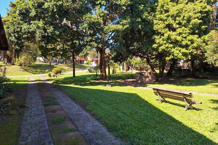 Casa de condomínio à venda com 550m², 4 quartos e 3 vagas Casa de condomínio à venda com 550m², 4 quartos e 3 vagasQuintal