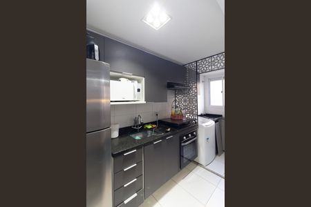 Cozinha de apartamento para alugar com 2 quartos, 43m² em Parque Bristol, São Paulo