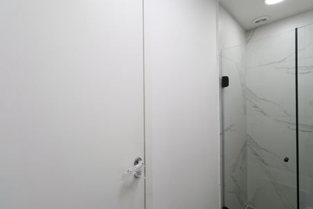 Banheiro de apartamento à venda com 2 quartos, 31m² em Água Branca, São Paulo