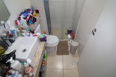 Banheiro de apartamento para alugar com 2 quartos, 63m² em Parque Sao Domingos, São Paulo