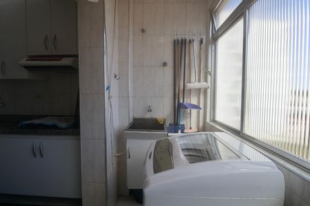 Área de Serviço de apartamento para alugar com 3 quartos, 83m² em Vila Alzira, Guarujá
