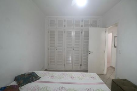 Quarto de apartamento para alugar com 3 quartos, 83m² em Vila Alzira, Guarujá