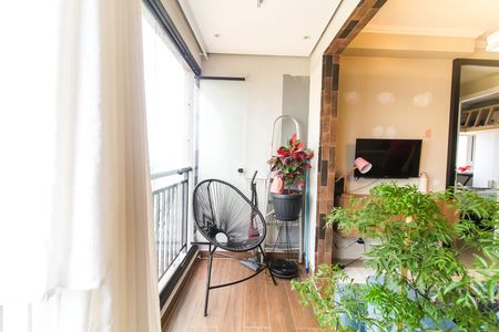 Apartamento à venda com 46m², 2 quartos e 1 vaga Apartamento à venda com 46m², 2 quartos e 1 vagaVaranda