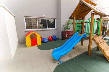 Apartamento à venda com 46m², 2 quartos e 1 vaga Apartamento à venda com 46m², 2 quartos e 1 vagaÁrea comum - Playground
