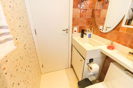 Apartamento à venda com 46m², 2 quartos e 1 vaga Apartamento à venda com 46m², 2 quartos e 1 vagaBanheiro
