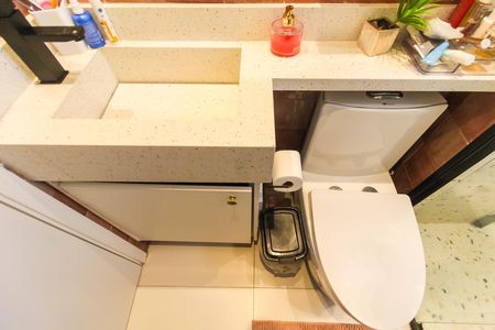 Apartamento à venda com 46m², 2 quartos e 1 vaga Apartamento à venda com 46m², 2 quartos e 1 vagaBanheiro