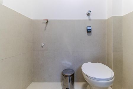 Studio para alugar com 30m², 1 quarto e sem vaga Studio para alugar com 30m², 1 quarto e sem vagaBanheiro