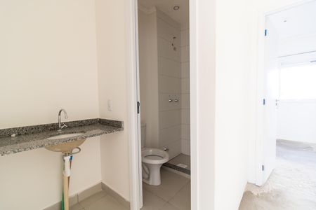 Banheiro de casa de condomínio à venda com 2 quartos, 88m² em Vila Nova, Porto Alegre