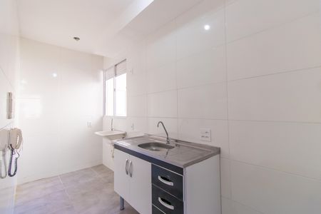 Cozinha de apartamento para alugar com 2 quartos, 39m² em Jardim Petropolis, Cotia
