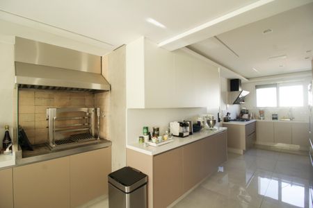 Apartamento à venda com 187m², 3 quartos e 3 vagas Apartamento à venda com 187m², 3 quartos e 3 vagasCozinha