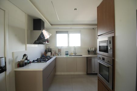 Apartamento à venda com 187m², 3 quartos e 3 vagas Apartamento à venda com 187m², 3 quartos e 3 vagasCozinha