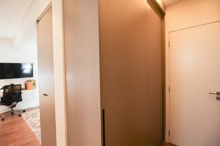 Apartamento à venda com 187m², 3 quartos e 3 vagas Apartamento à venda com 187m², 3 quartos e 3 vagasCloset