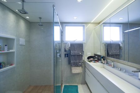 Apartamento à venda com 187m², 3 quartos e 3 vagas Apartamento à venda com 187m², 3 quartos e 3 vagasBanheiro da Suíte 1