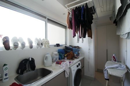 Apartamento à venda com 187m², 3 quartos e 3 vagas Apartamento à venda com 187m², 3 quartos e 3 vagasÁrea de Serviço
