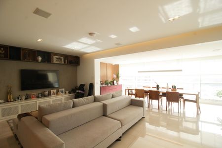 Apartamento à venda com 187m², 3 quartos e 3 vagas Apartamento à venda com 187m², 3 quartos e 3 vagasSala