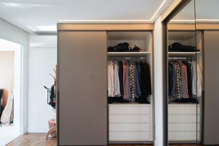 Apartamento à venda com 187m², 3 quartos e 3 vagas Apartamento à venda com 187m², 3 quartos e 3 vagasSuíte 1