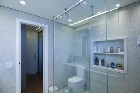 Apartamento à venda com 187m², 3 quartos e 3 vagas Apartamento à venda com 187m², 3 quartos e 3 vagasBanheiro da Suíte 1