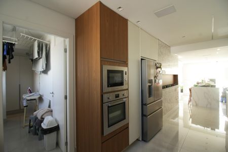 Apartamento à venda com 187m², 3 quartos e 3 vagas Apartamento à venda com 187m², 3 quartos e 3 vagasCozinha