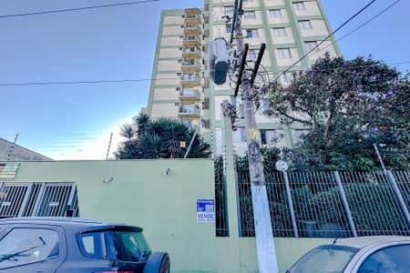 Fachada com Plaquinha de apartamento à venda com 2 quartos, 55m² em Vila Carrão, São Paulo