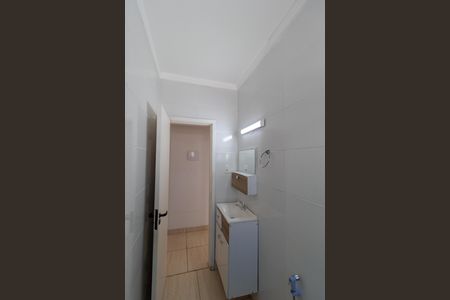 Casa para alugar com 55m², 1 quarto e sem vaga Casa para alugar com 55m², 1 quarto e sem vagaBanheiro