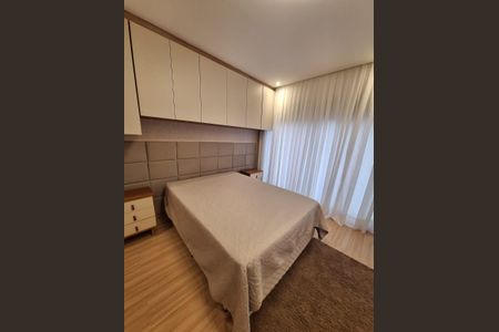 Quarto de casa à venda com 3 quartos, 167m² em Uberaba, Curitiba