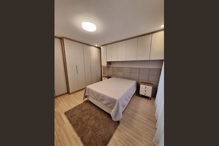 Casa à venda com 167m², 3 quartos e 4 vagas Casa à venda com 167m², 3 quartos e 4 vagasQuarto