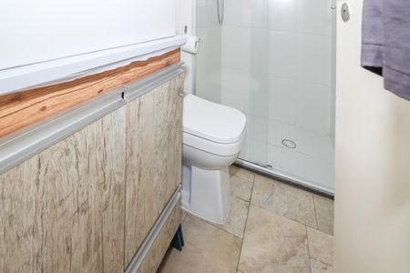 Apartamento à venda com 70m², 3 quartos e 1 vaga Apartamento à venda com 70m², 3 quartos e 1 vagaBanheiro da Suíte