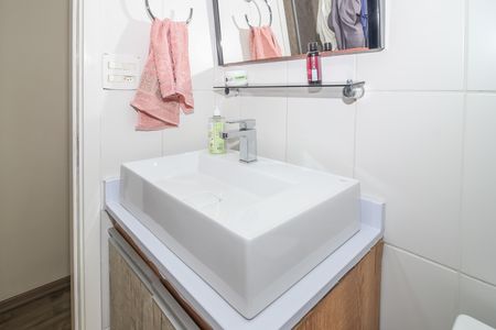 Apartamento à venda com 70m², 3 quartos e 1 vaga Apartamento à venda com 70m², 3 quartos e 1 vagaBanheiro da Suíte