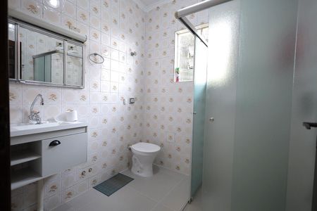 Banheiro social de casa à venda com 4 quartos, 450m² em Vila Junqueira, Santo André