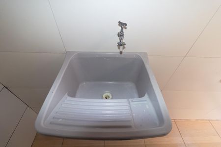 Área de Serviço de casa para alugar com 1 quarto, 35m² em Jardim das Rosas (zona Leste I), São Paulo