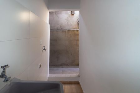 Área de Serviço de casa para alugar com 1 quarto, 35m² em Jardim das Rosas (zona Leste I), São Paulo