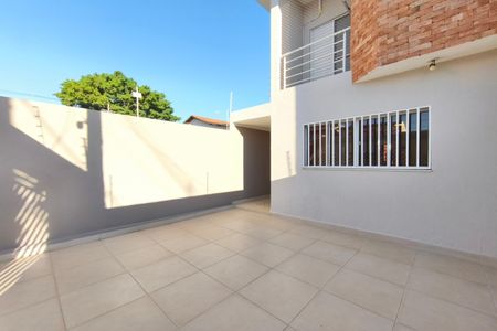 Casa para alugar com 105m², 3 quartos e 2 vagasQuintal - Garagem