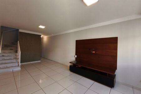 Sala de casa para alugar com 3 quartos, 105m² em Parque Jambeiro, Campinas