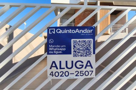 PLACA INSTALADA NA FACHADA de casa para alugar com 3 quartos, 105m² em Parque Jambeiro, Campinas