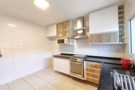 Cozinha de casa para alugar com 3 quartos, 105m² em Parque Jambeiro, Campinas