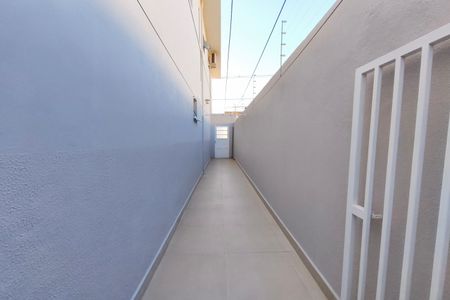 Corredor - Quintal de casa para alugar com 3 quartos, 105m² em Parque Jambeiro, Campinas