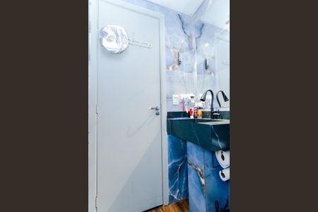 Banheiro de apartamento à venda com 2 quartos, 45m² em Jardim Ansalca, Guarulhos