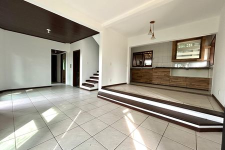 Sala  de casa para alugar com 5 quartos, 250m² em Lagoa da Conceição, Florianópolis