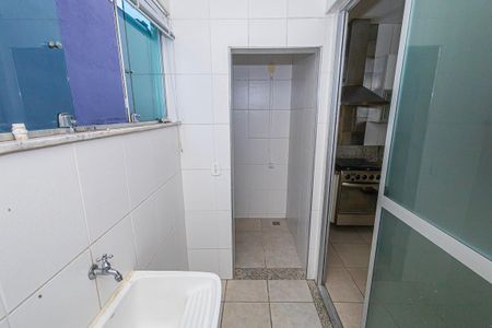 Area de serviço de apartamento para alugar com 3 quartos, 118m² em Santa Rosa, Belo Horizonte