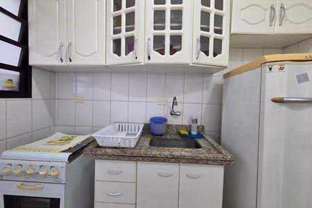 Cozinha de apartamento para alugar com 1 quarto, 43m² em Guilhermina, Praia Grande