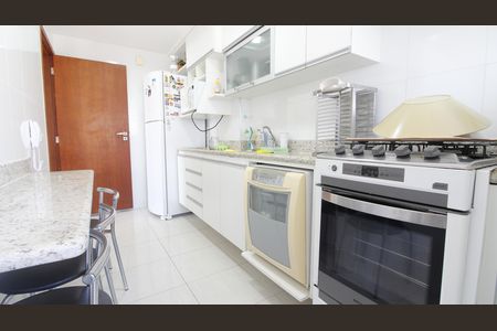 Apartamento para alugar com 146m², 3 quartos e 2 vagasCozinha