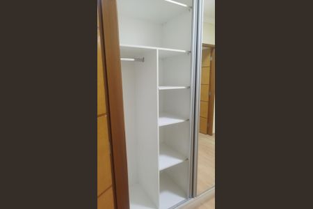 Suíte 2 de casa para alugar com 4 quartos, 260m² em Centro, Contagem